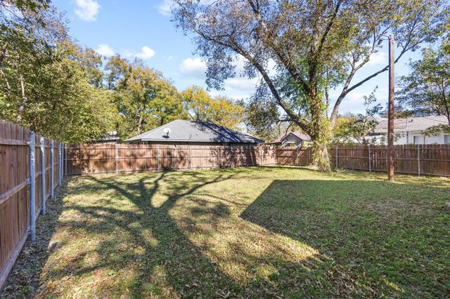 113 E Cummings Street, Gainesville, TX 76240
