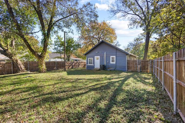 113 E Cummings Street, Gainesville, TX 76240