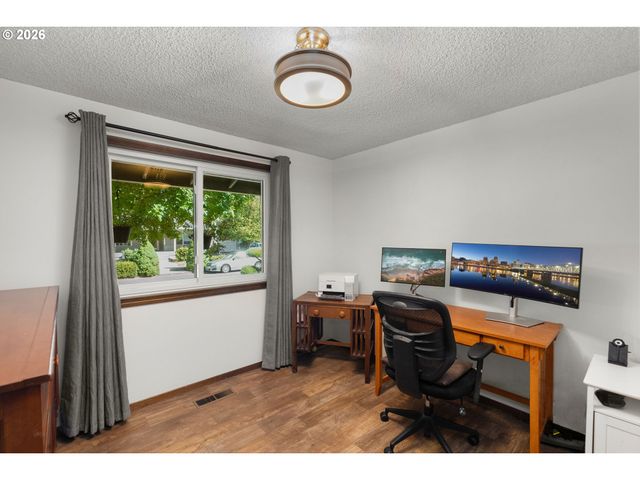 850 Nw FOREST St, Hillsboro, OR 97124