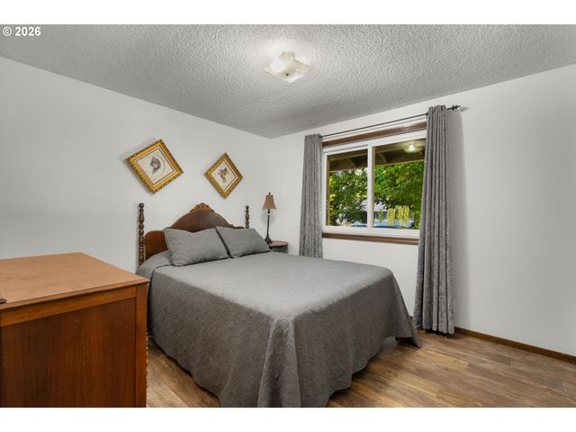 850 Nw FOREST St, Hillsboro, OR 97124