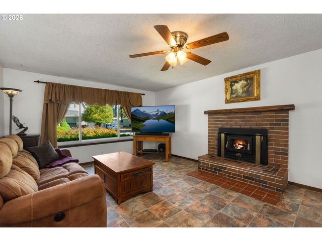 850 Nw FOREST St, Hillsboro, OR 97124