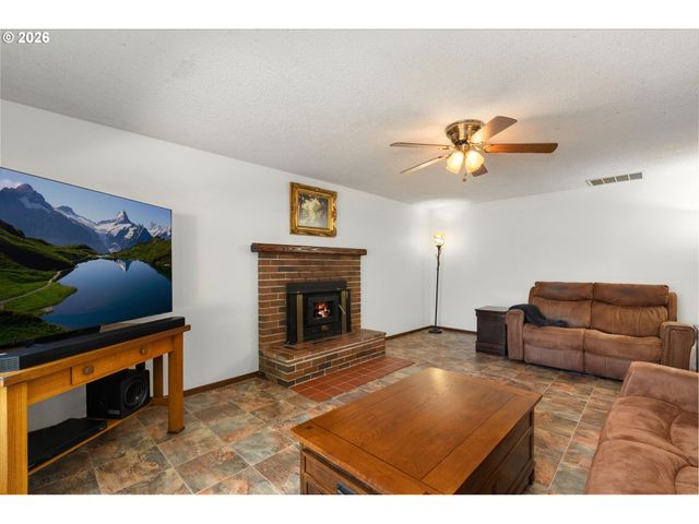 850 Nw FOREST St, Hillsboro, OR 97124