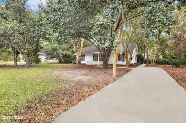 75 Blacksmith Circle, Beaufort, SC 29906