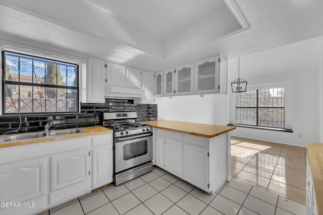 1510 Hal Marcus Place, El Paso, TX 79936