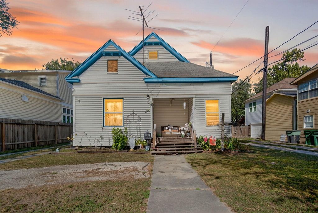 403 E 8th Street, Houston, TX 77007