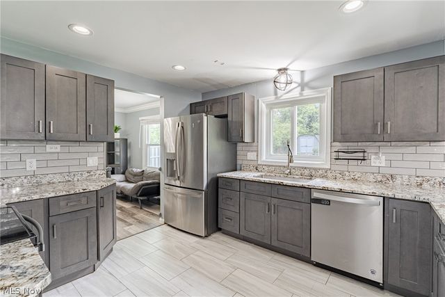 1969 Willowdale Drive, Stow, OH 44224
