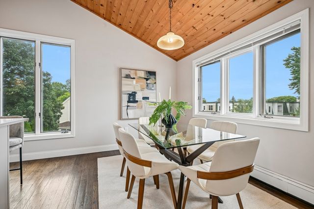 32 Farragut Ave 3, Somerville, MA 02144