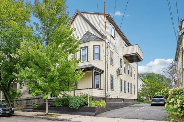32 Farragut Ave 3, Somerville, MA 02144