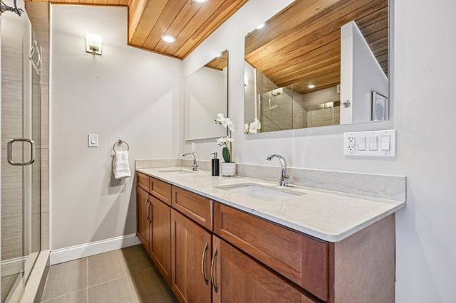 32 Farragut Ave 3, Somerville, MA 02144