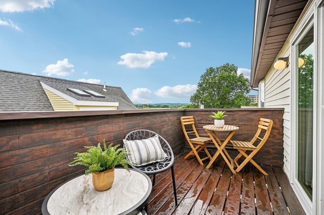 32 Farragut Ave 3, Somerville, MA 02144
