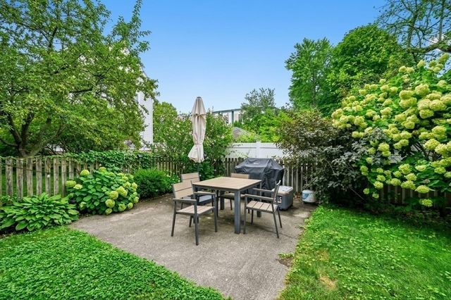 32 Farragut Ave 3, Somerville, MA 02144