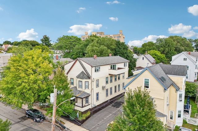 32 Farragut Ave 3, Somerville, MA 02144