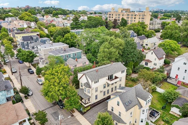32 Farragut Ave 3, Somerville, MA 02144