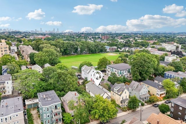 32 Farragut Ave 3, Somerville, MA 02144