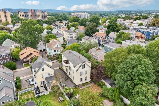 32 Farragut Ave 3, Somerville, MA 02144