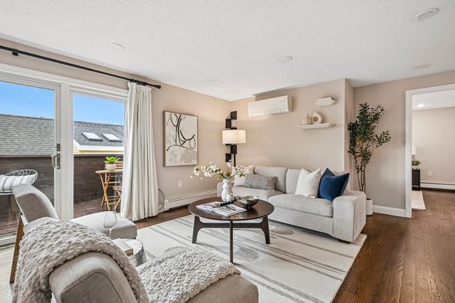 32 Farragut Ave 3, Somerville, MA 02144