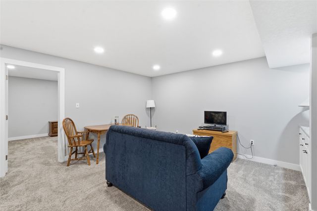 847 SE Williams Court, Waukee, IA 50263