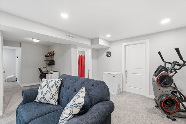 847 SE Williams Court, Waukee, IA 50263
