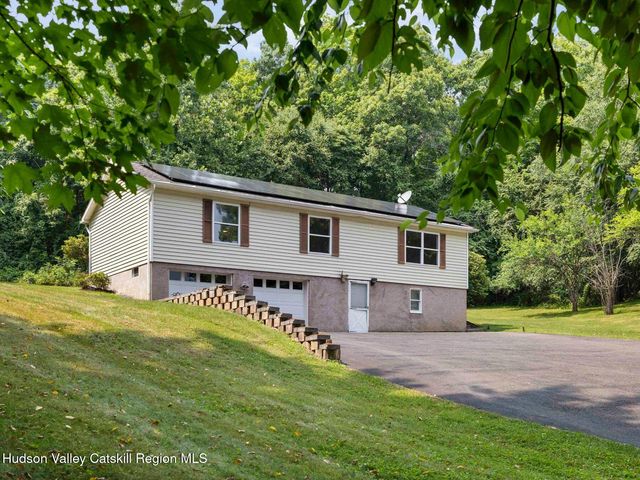 974 Old Post Road, New Paltz, NY 12561