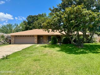 121 Vance Place, Long Beach, MS 39560