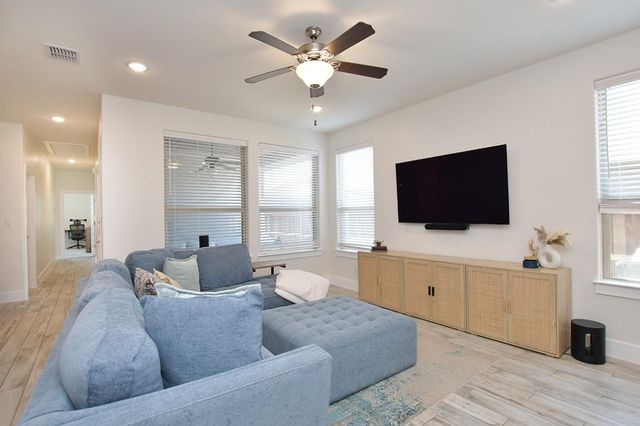 424 Parkline DR 28B, Georgetown, TX 78626