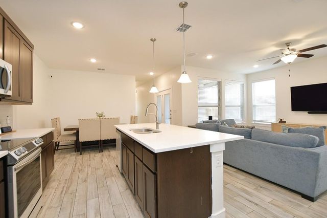 424 Parkline DR 28B, Georgetown, TX 78626