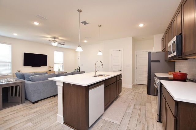 424 Parkline DR 28B, Georgetown, TX 78626