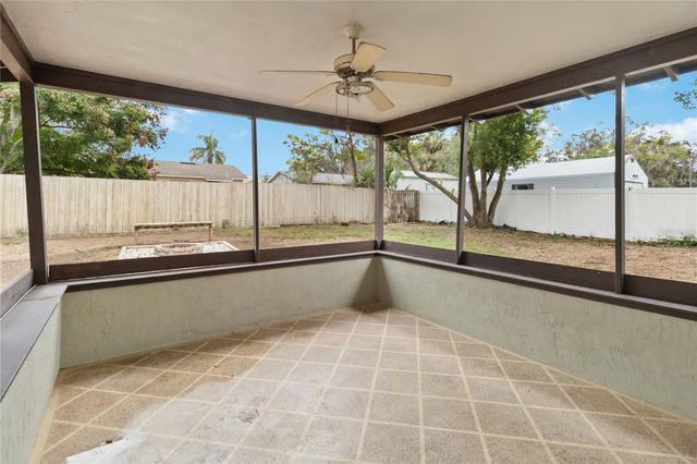 608 DORA AVENUE, Tavares, FL 32778