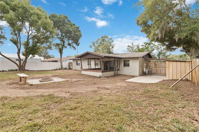 608 DORA AVENUE, Tavares, FL 32778