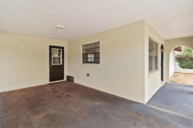 608 DORA AVENUE, Tavares, FL 32778