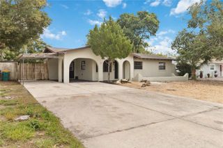 608 DORA AVENUE, Tavares, FL 32778