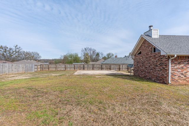 1509 N 11th Street, Van Buren, AR 72956