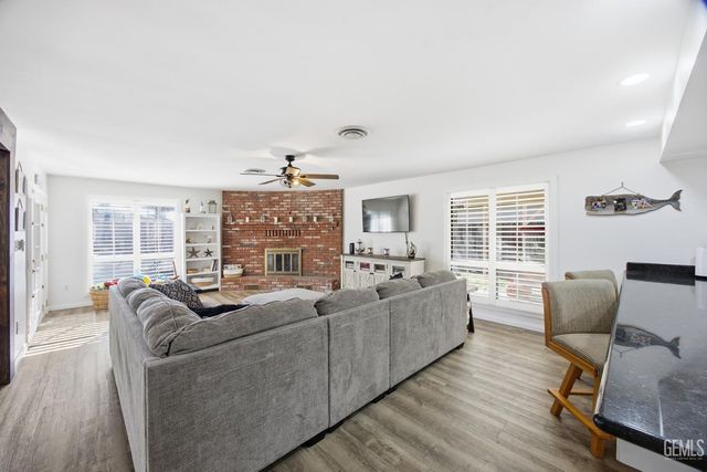 7605 Penny Marie Avenue, Bakersfield, CA 93308