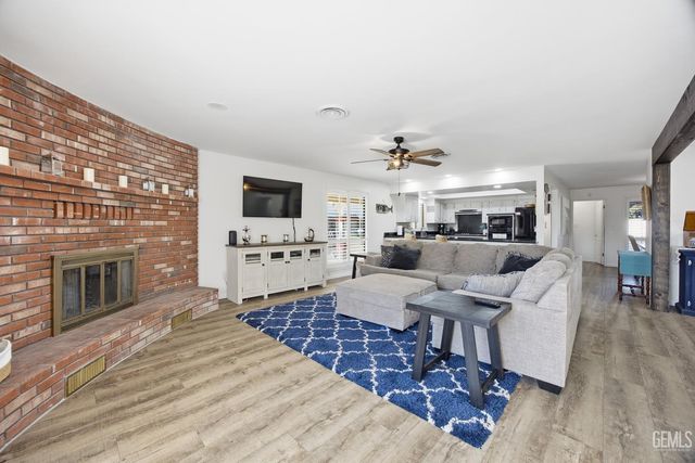 7605 Penny Marie Avenue, Bakersfield, CA 93308