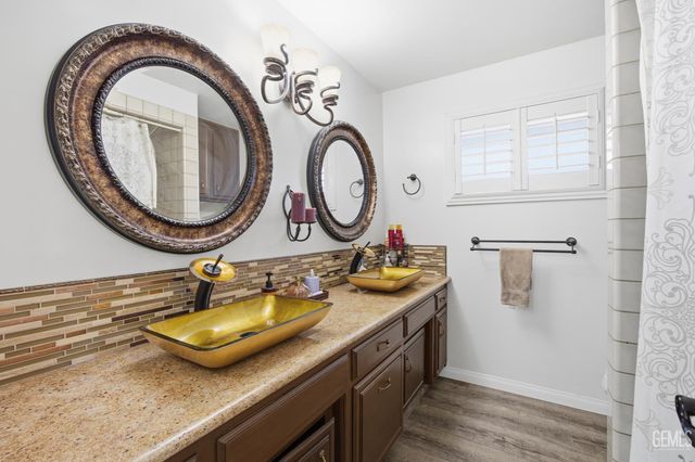 7605 Penny Marie Avenue, Bakersfield, CA 93308