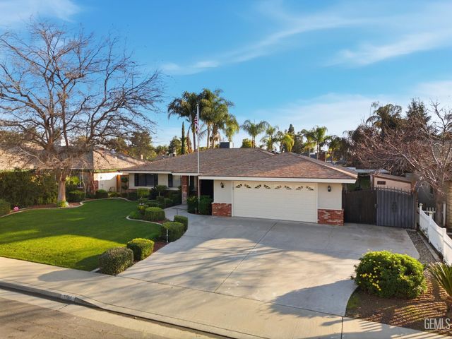 7605 Penny Marie Avenue, Bakersfield, CA 93308