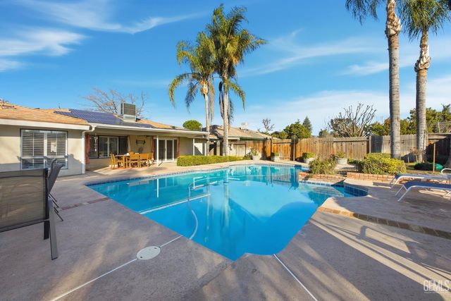 7605 Penny Marie Avenue, Bakersfield, CA 93308