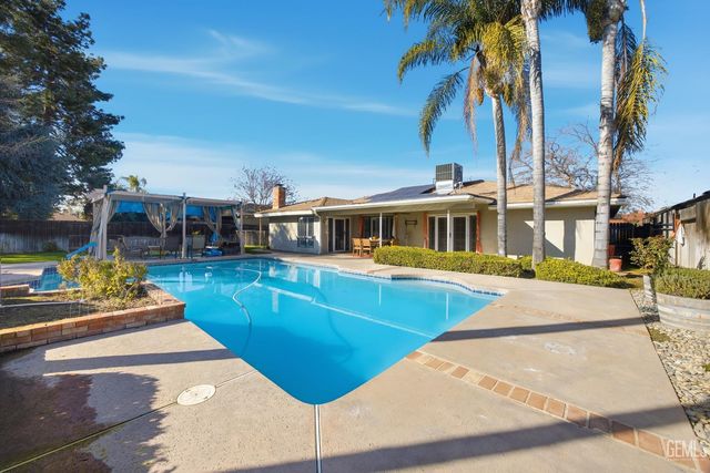 7605 Penny Marie Avenue, Bakersfield, CA 93308