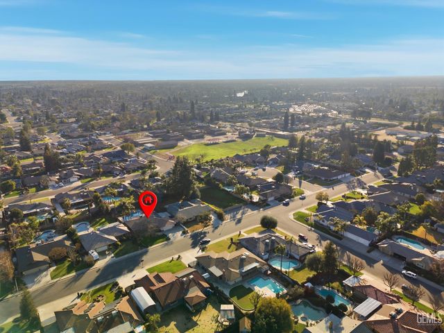 7605 Penny Marie Avenue, Bakersfield, CA 93308