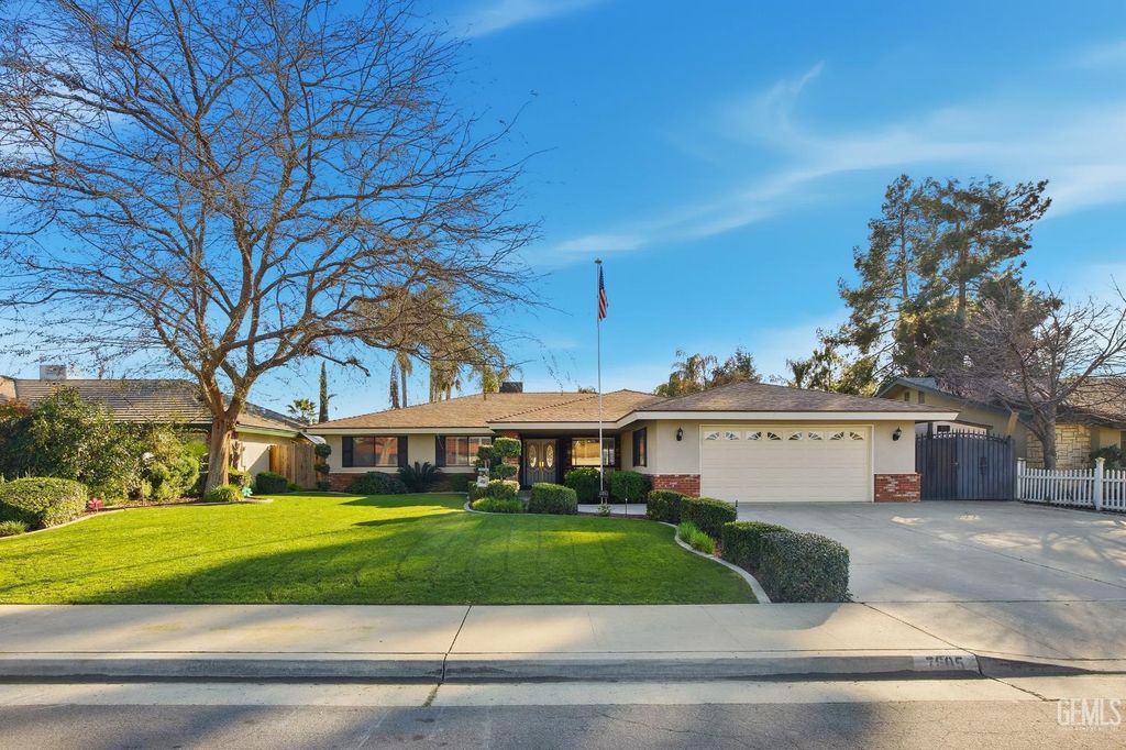 7605 Penny Marie Avenue, Bakersfield, CA 93308