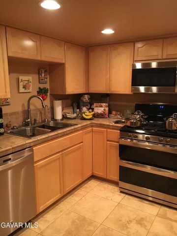 1844 E Avenue J2 4, Lancaster, CA 93535