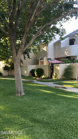 1844 E Avenue J2 4, Lancaster, CA 93535