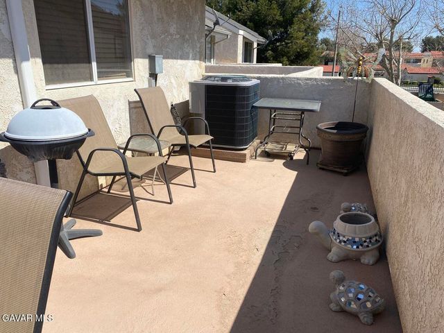 1844 E Avenue J2 4, Lancaster, CA 93535