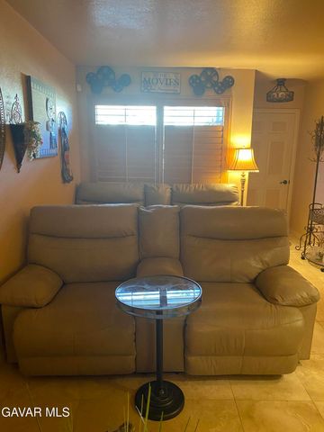 1844 E Avenue J2 4, Lancaster, CA 93535