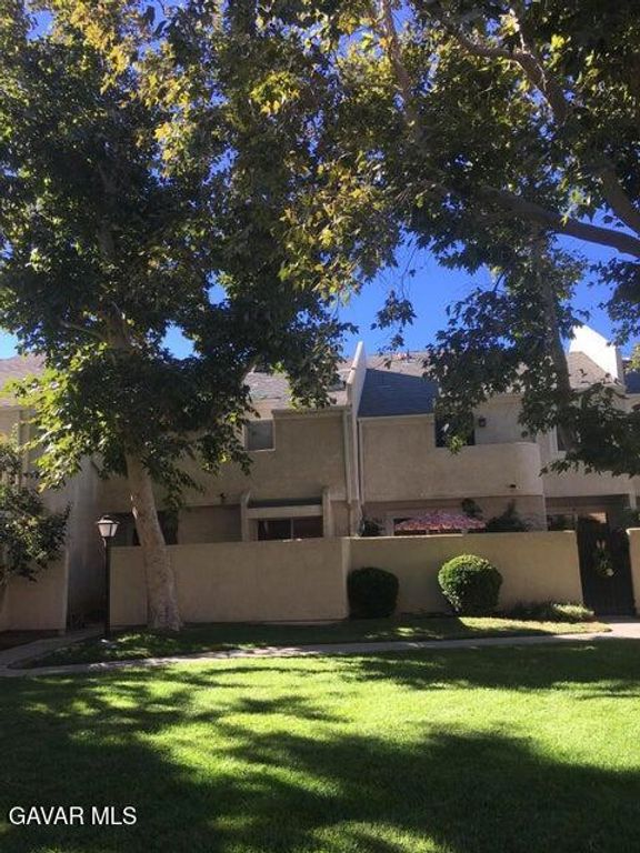 1844 E Avenue J2 4, Lancaster, CA 93535