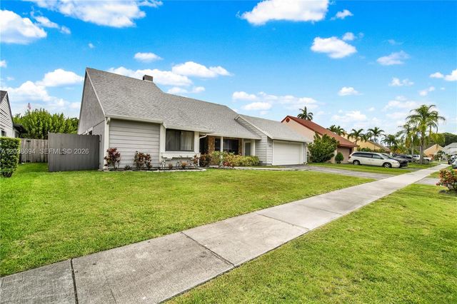1579 S Goldeneye Ln, Homestead, FL 33035