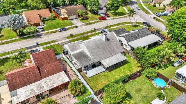 1579 S Goldeneye Ln, Homestead, FL 33035