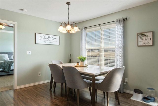 1430 S Tomahawk Avenue, Republic, MO 65738