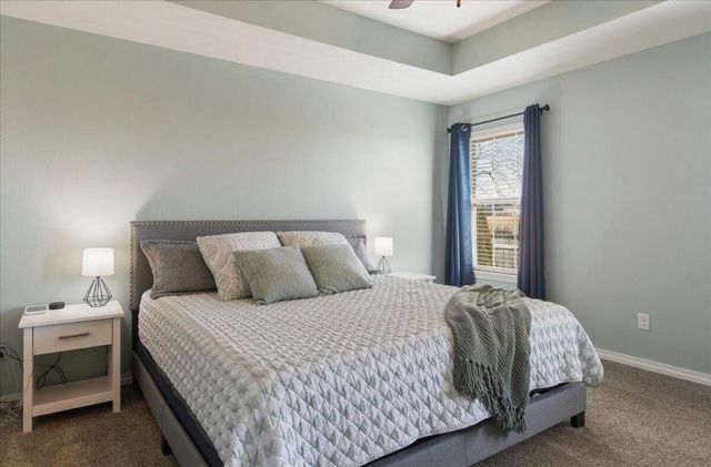 1430 S Tomahawk Avenue, Republic, MO 65738