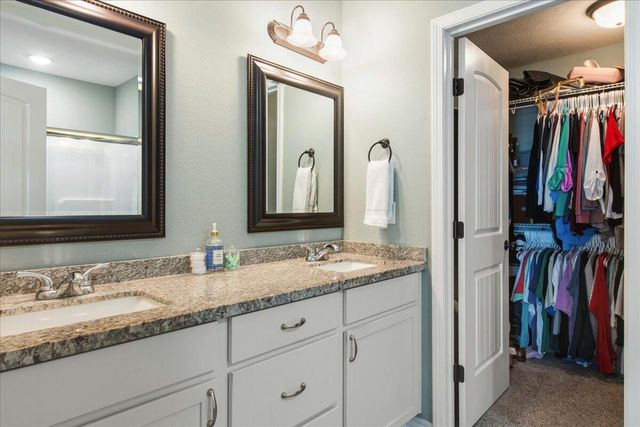 1430 S Tomahawk Avenue, Republic, MO 65738